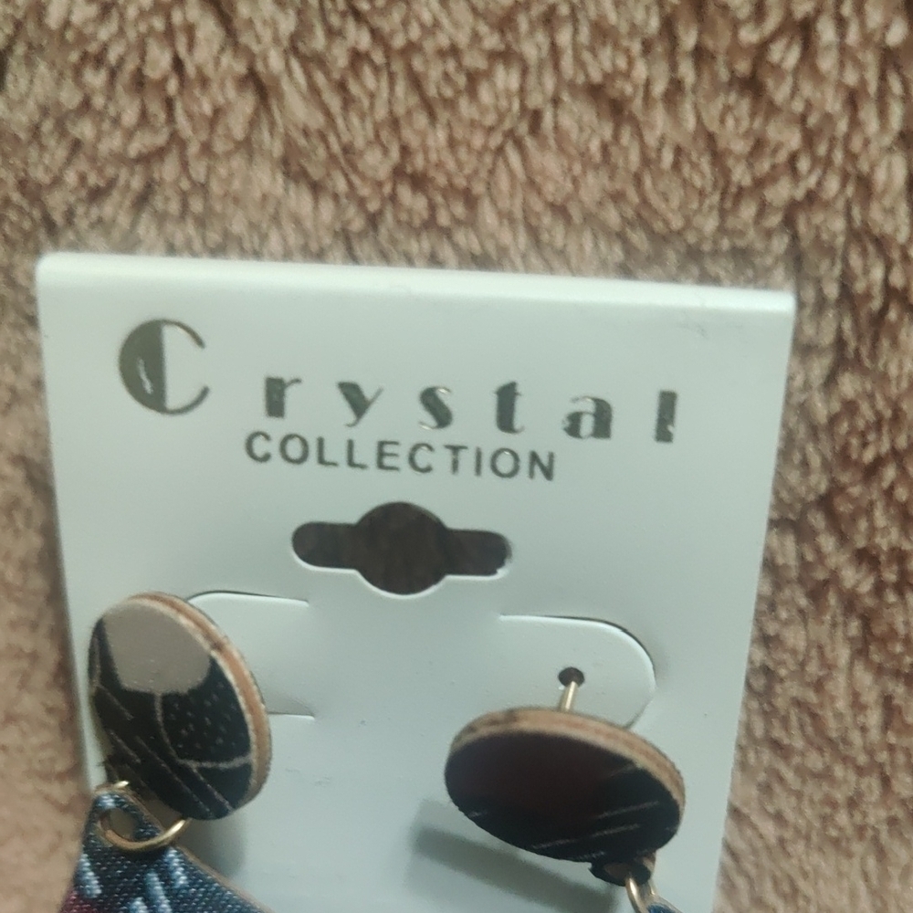 💕5 For 25 💕Blue and Gold Leaf Earrings - Picture 3 of 7